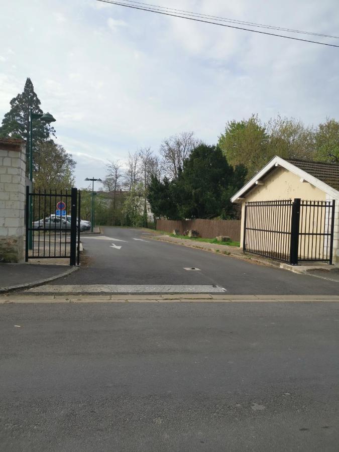 Le Clos Du Lys Hébergement de vacances *
